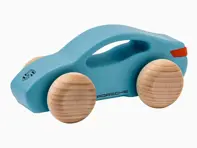 Voiture jouet en bois - Taycan. Disponible en deux couleurs - WAP0407000PHZA, WAP0406240SHAT, WAP0406230SHAS, WAP0406220RHZA, WAP0406210RCAY, WAP0400150NLRT, WAP0400100NRTR, WAP0400020L0EF