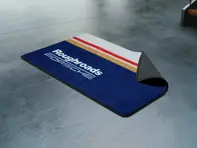 Tapis de garage - Motif Roughroads. Deux tailles.