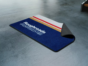 Tapis de garage - Motif Roughroads. Deux tailles.